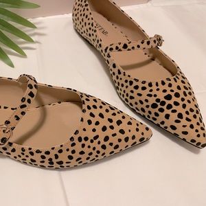 Brand new, never worn. Size 7, Kaelynn flats by Just Fab.